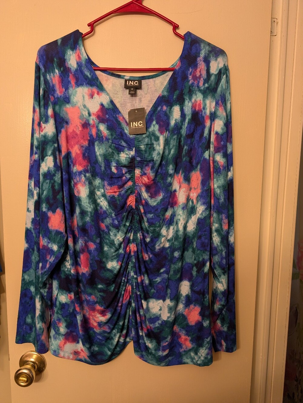 INC International Concepts Blue Multi Ruched V-Neck Long Sleeve Top